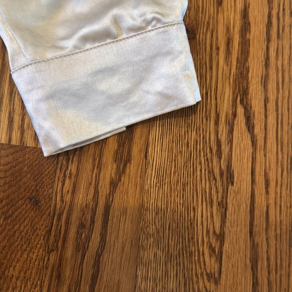 NWT Glam Women’s Silk Satin Button-Up Shirt Size Small - Picture 4 of 8